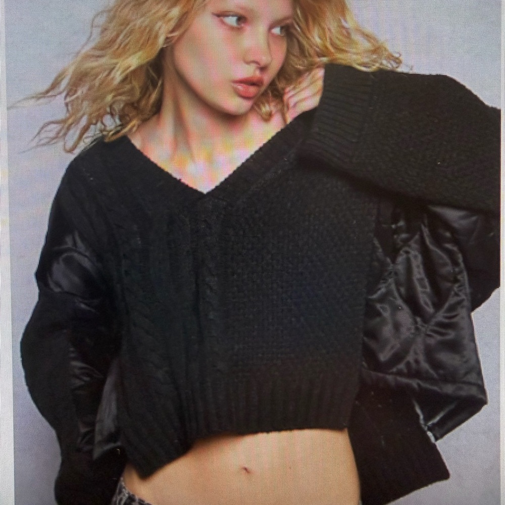 POL Women's Black V-Neck Sweater